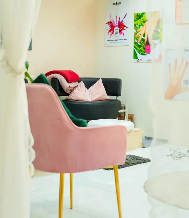 Comfortable lounge seating inside Vesna Beauty Lounge